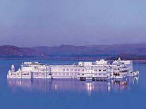 http://www.porwaltravels.com/images/udaipur.jpg